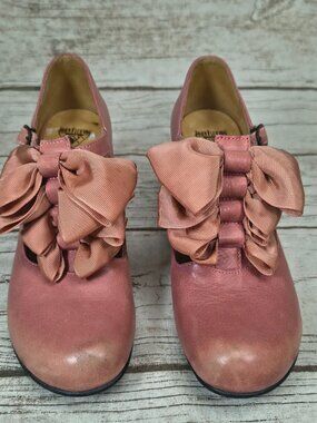 John Fluevog Baroque Caravaggio Pink Double T Strap Heels with Bows Women Size 6